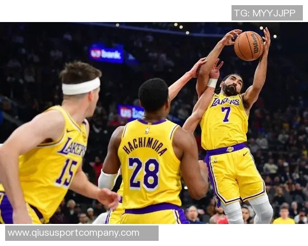 艾顿加盟湖人后将如何影响球队表现布克表示期待未来发展