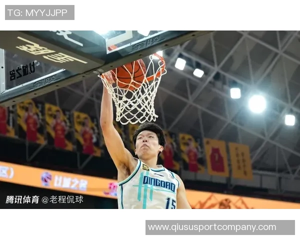 媒体人点评小杨防守风格称其象征性扑救难以适应NBA比赛节奏