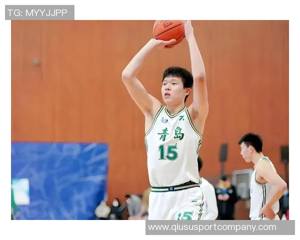 轻松突破对手防线杨瀚森精准直塞助攻队友三分球命中 轻松突破对手防线杨瀚森精准直塞助攻队友三分球命中