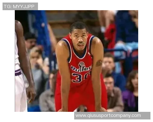 霍华德称赞拉希德华莱士与鲨鱼技术高超并称帕金斯防守能力出众